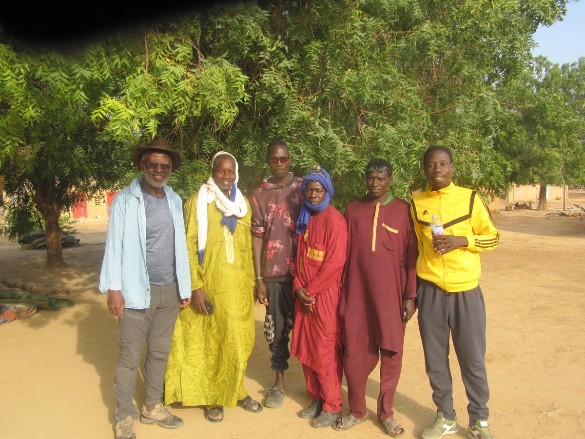 Élevage d'autruches à Bogué, en Mauritanie, avec les éleveurs sur le site